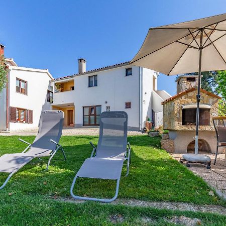 באניולה Apartment Vladimir - Pul237 By Interhome מראה חיצוני תמונה