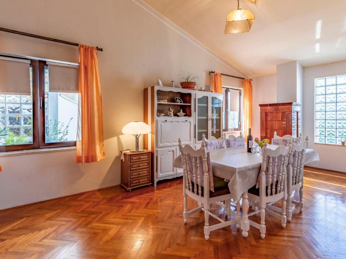באניולה Apartment Vladimir - Pul237 By Interhome מראה חיצוני תמונה