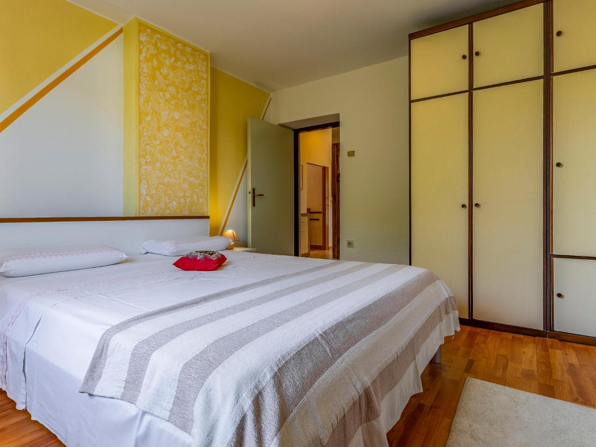 באניולה Apartment Vladimir - Pul237 By Interhome מראה חיצוני תמונה